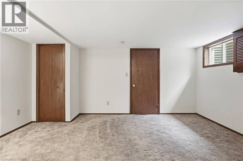84 LARCHWOOD Circle — photo 26 of 32