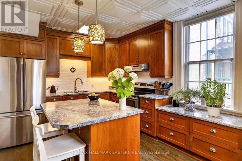 451 Stewart Street — photo 3 of 34