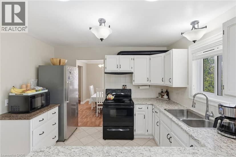 24 JORDAN Drive — photo 15 of 40