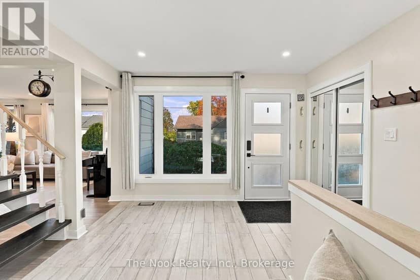 28 Purdy Street — photo 4 of 40