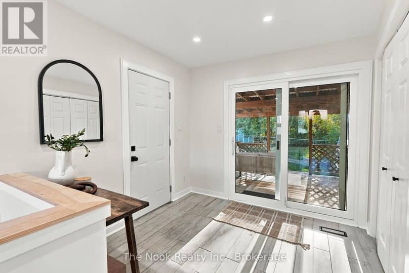 28 Purdy Street — photo 6 of 40