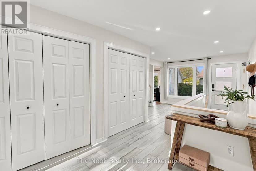 28 Purdy Street — photo 7 of 40