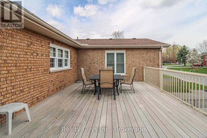 668 Brealey Drive, Peterborough, photo 4