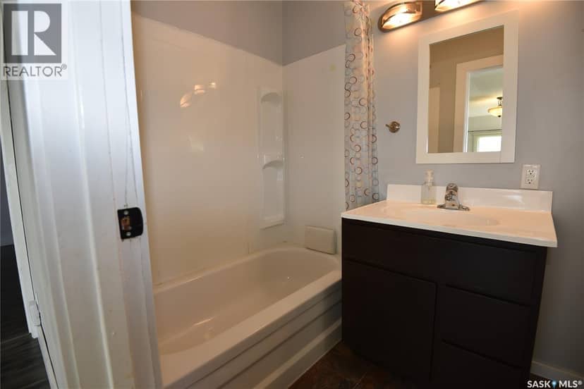 403 2nd STREET W — photo 10 of 23
