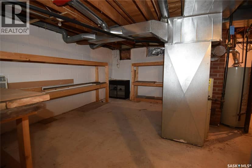 403 2nd STREET W — photo 18 of 23