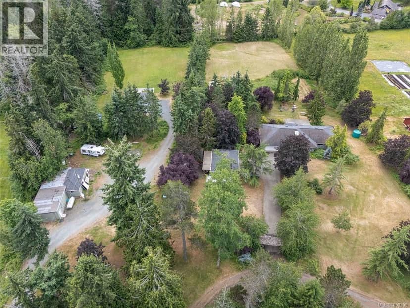 880 Garden Rd E, Qualicum Beach, photo 3