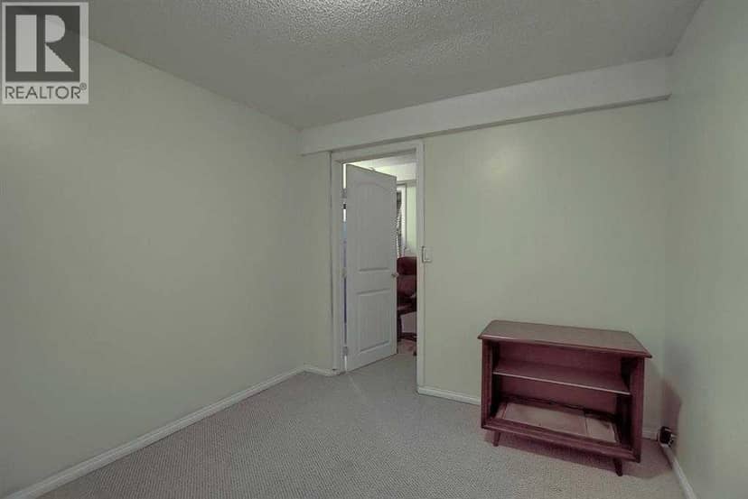164 Faldale Close NE — photo 21 of 40