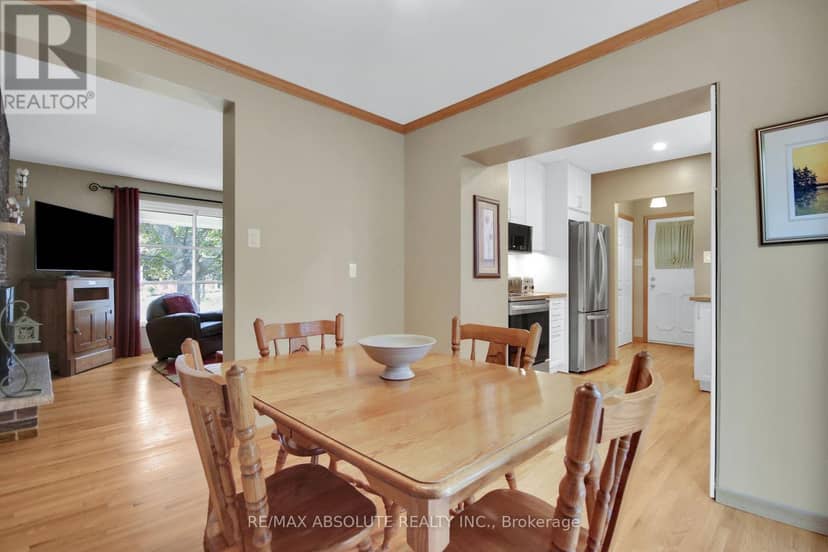 144 Old Colony Road — photo 10 of 39
