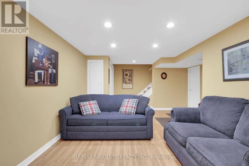 144 Old Colony Road — photo 33 of 39