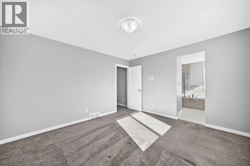 122 belmont Crescent SW — photo 31 of 40