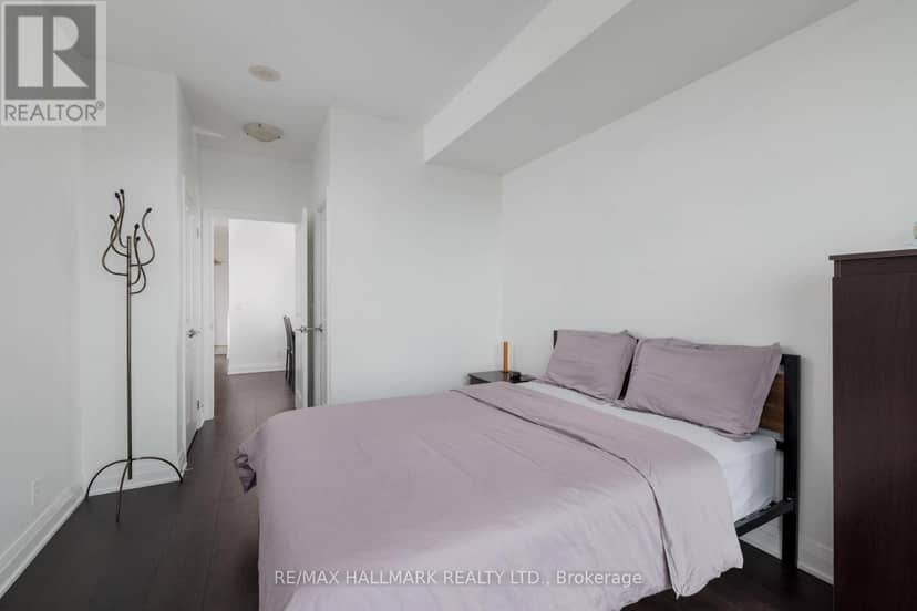 1401 - 530 St Clair Avenue W — photo 14 of 28