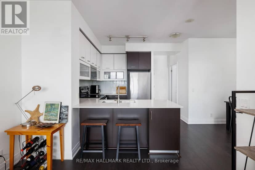 1401 - 530 St Clair Avenue W, Toronto, photo 5