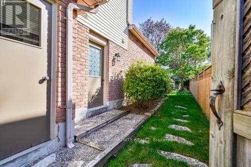5 Lofthouse Drive — photo 35 of 35