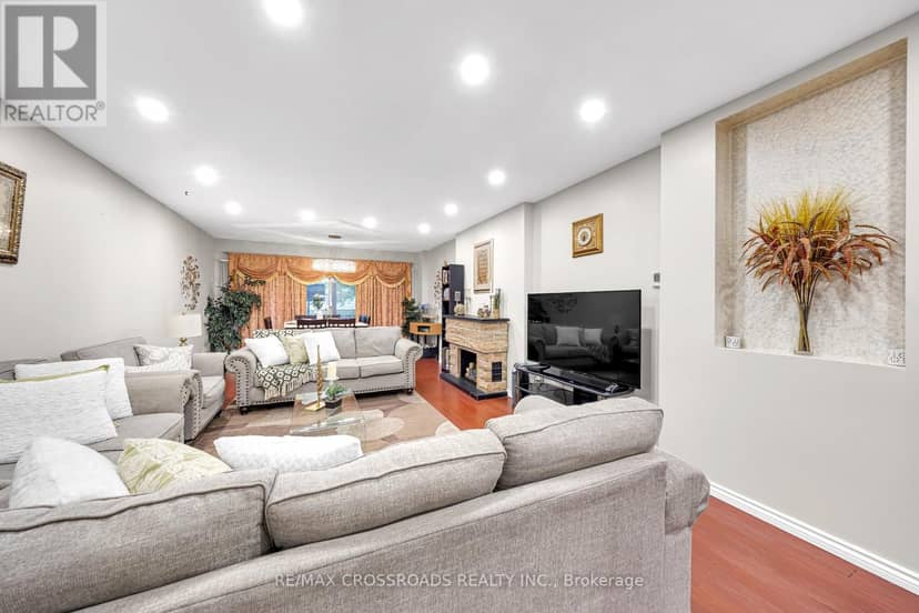 592A Danforth Road — photo 13 of 40