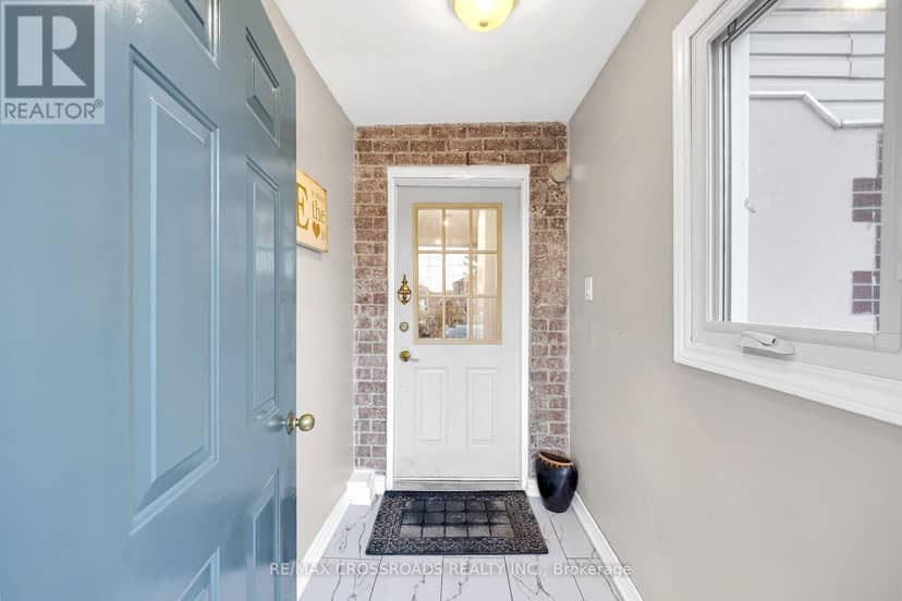 592A Danforth Road — photo 3 of 40