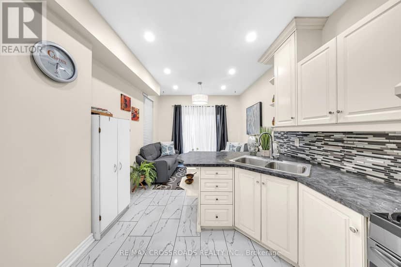 592A Danforth Road — photo 7 of 40