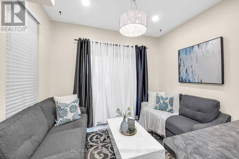 592A Danforth Road — photo 8 of 40