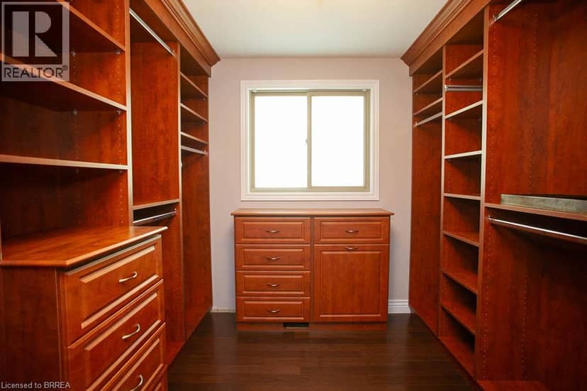 16 BRADBURY Crescent — photo 16 of 37