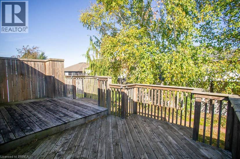 16 BRADBURY Crescent — photo 29 of 37