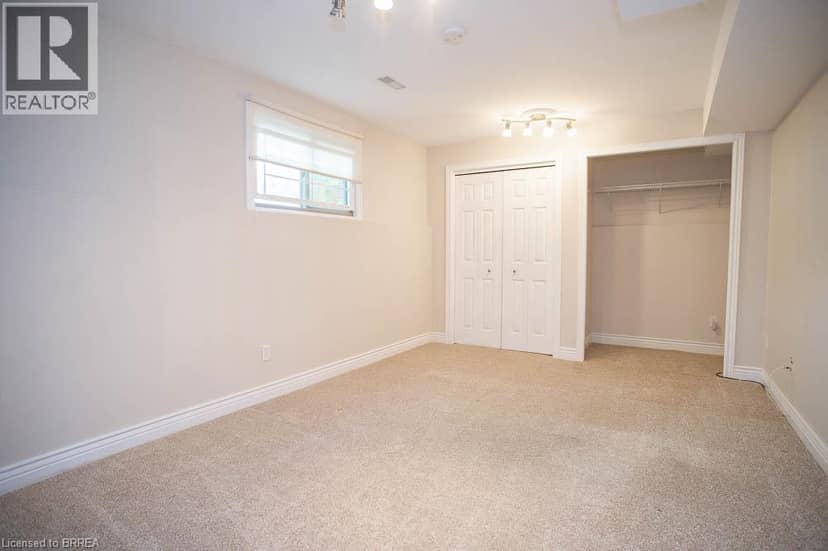 16 BRADBURY Crescent — photo 22 of 37