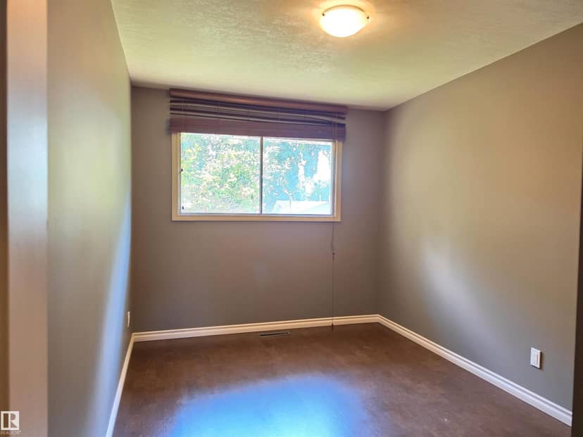 3822 114 AV NW — photo 10 of 31