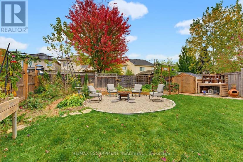 63 Golden Iris Crescent — photo 17 of 19