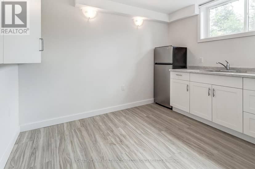 105 Dixon Street — photo 15 of 40