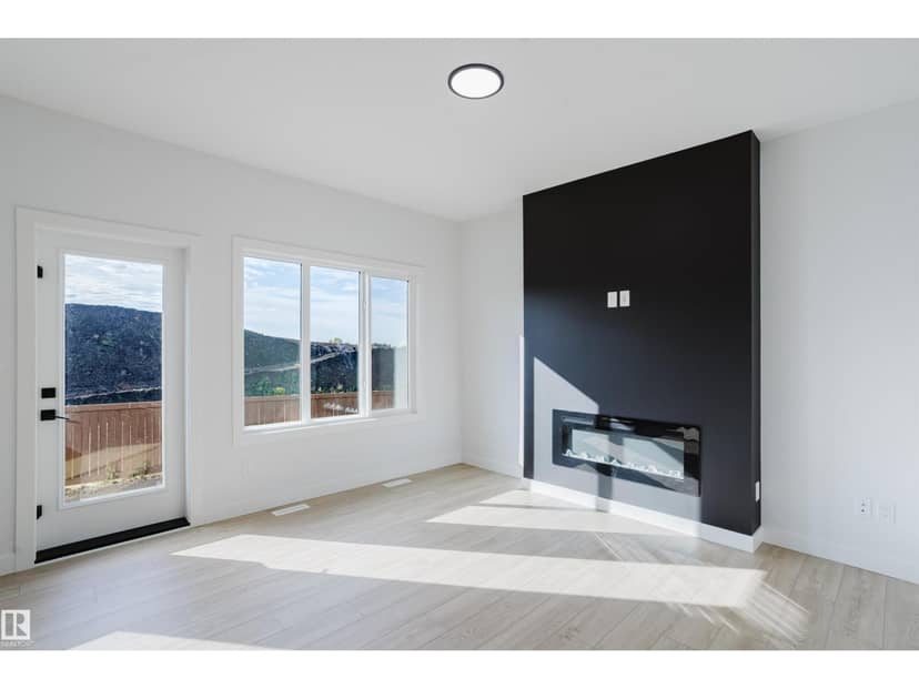 6215 29 AV SW — photo 26 of 40
