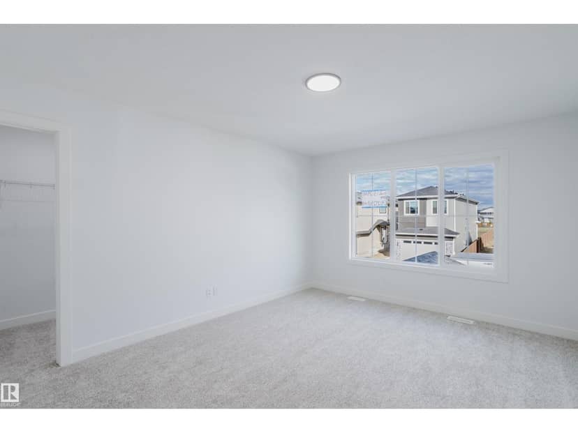 6215 29 AV SW — photo 37 of 40