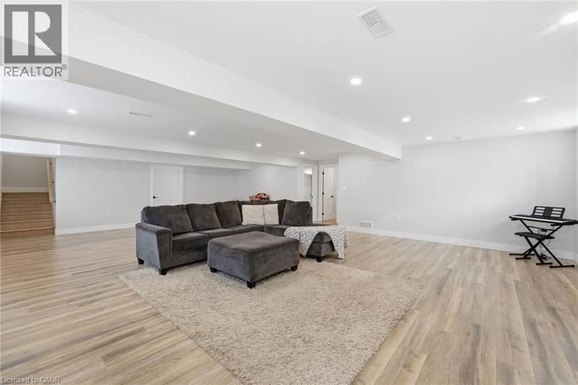 48 REBECCA Drive — photo 21 of 33