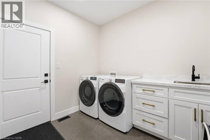 48 REBECCA Drive — photo 16 of 33