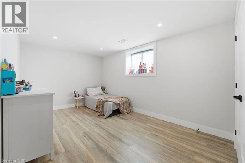 48 REBECCA Drive — photo 23 of 33