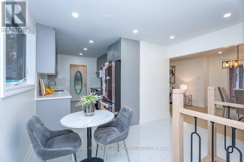 4 Virgilwood Crescent — photo 19 of 40