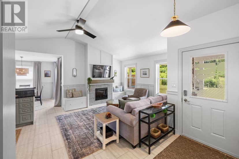 38 102 Schoolhouse Lane — photo 32 of 40
