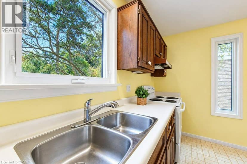 165 MCGARRY Drive — photo 14 of 40