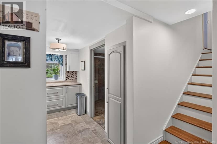 44 Sunset Drive — photo 10 of 32