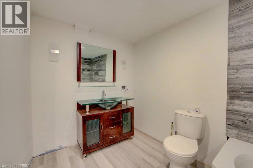 6 BAYLY Drive — photo 32 of 40