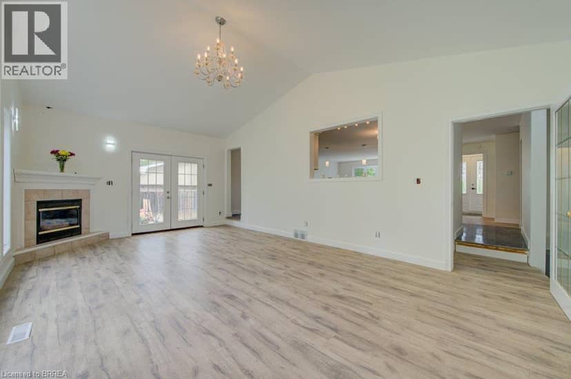 6 BAYLY Drive — photo 22 of 40