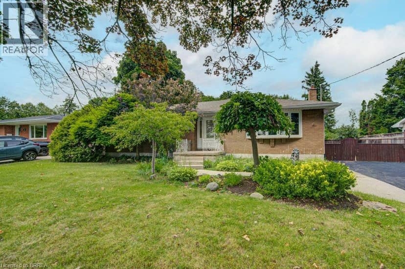 6 BAYLY Drive — photo 2 of 40