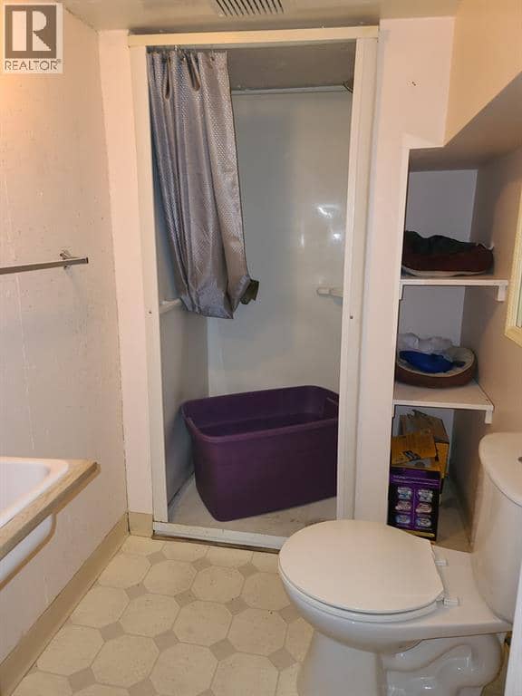 5211 50 Avenue — photo 15 of 16