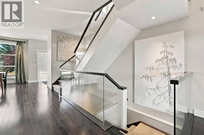 2208 32 Street SW — photo 19 of 40