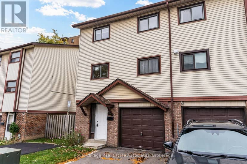 11 - 11 McCallum Court, Brampton, photo 3