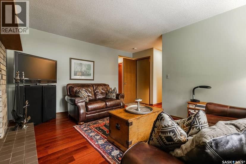 222 Gathercole CRESCENT — photo 29 of 40