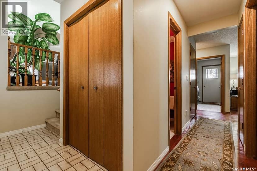 222 Gathercole CRESCENT — photo 33 of 40
