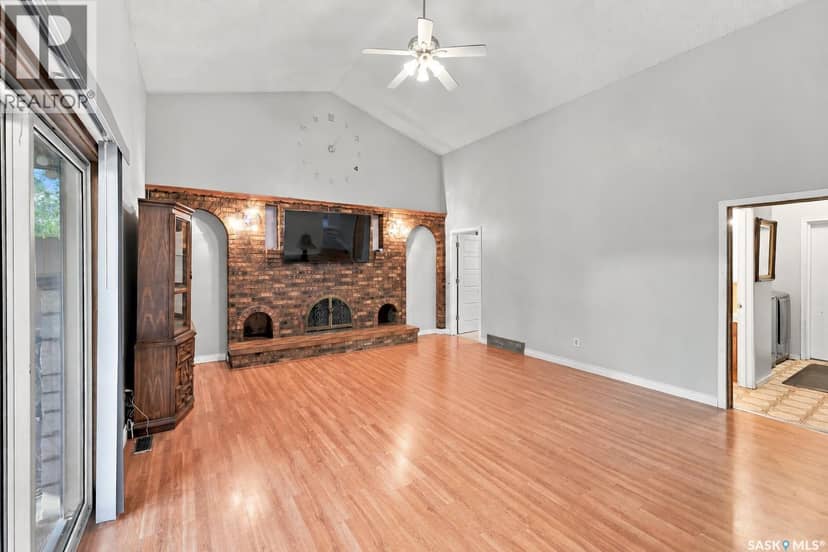 2054 Braun BAY E — photo 13 of 40