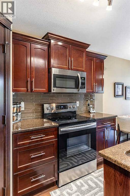604 Vista Drive SE — photo 11 of 40