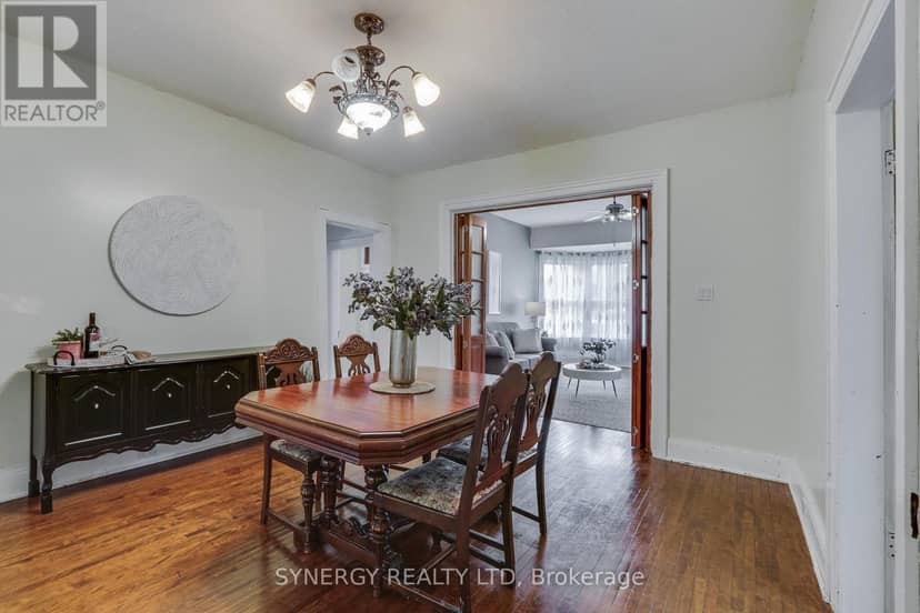 210 Albert Street — photo 11 of 32