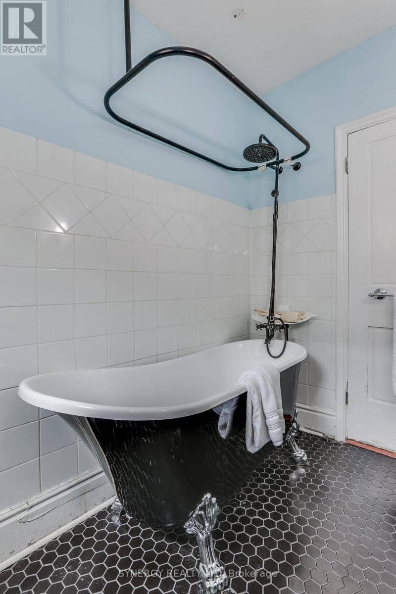 210 Albert Street — photo 21 of 32