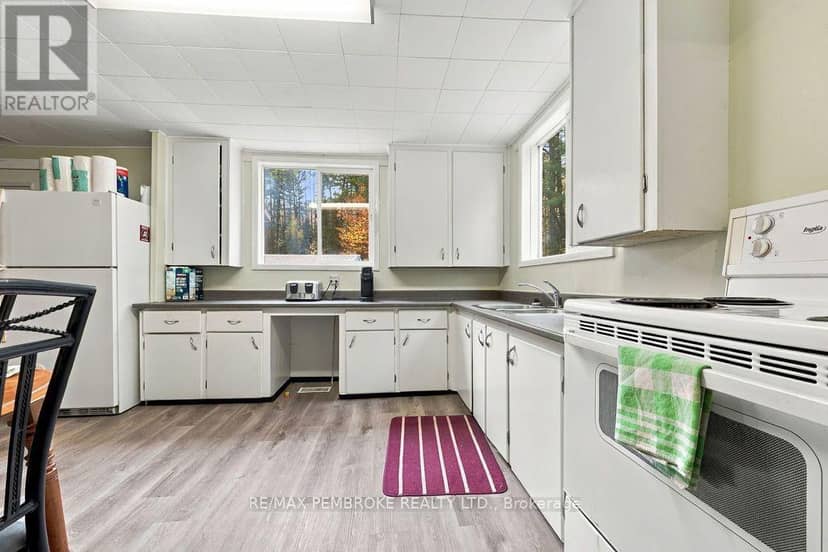 40513 17 Highway — photo 11 of 40