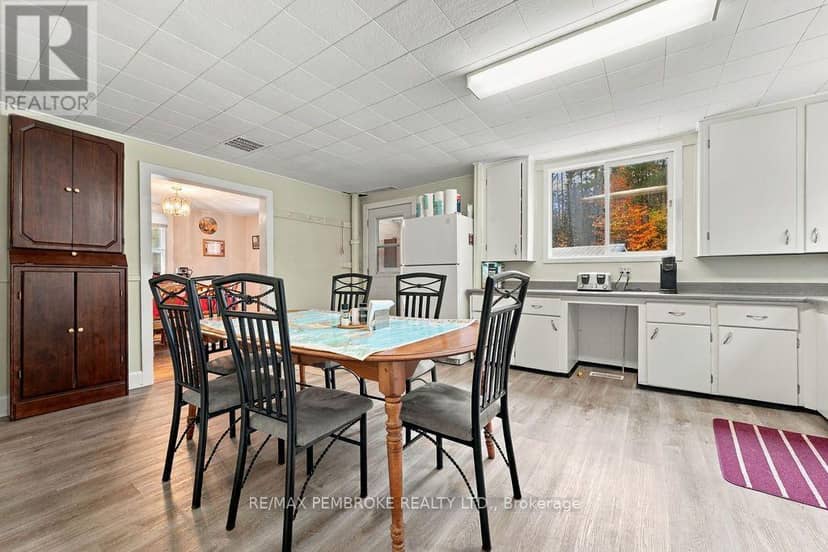 40513 17 Highway — photo 12 of 40